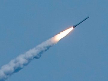 Нічна атака на Хмельниччину: пошкоджені шість будинків та дитячий табір