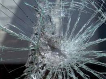 На Херсонщині росіяни обстріляли евакуаційний мікроавтобус, загинули двоє людей 