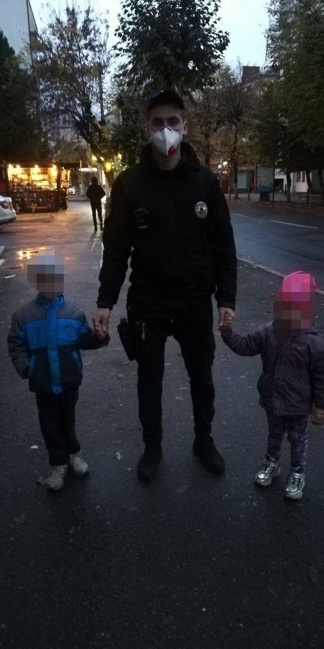 Голодні кликали на допомогу: на Прикарпатті мати на кілька днів залишила дітей вдома