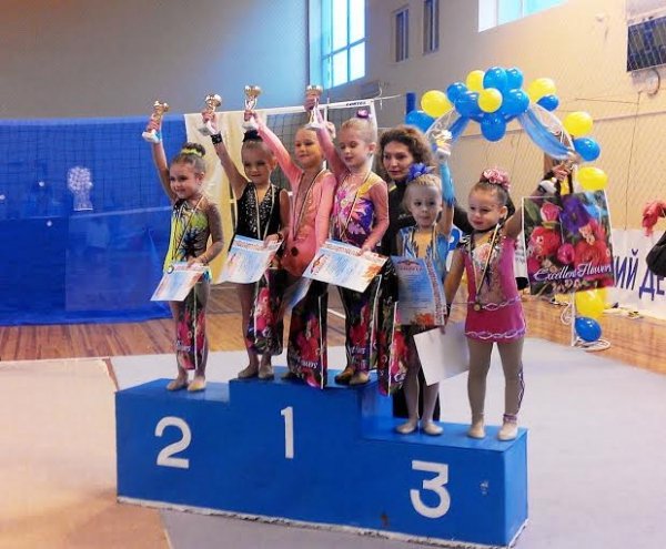 У Володимирі-Волинському гімнастки змагались заради благодійництва. ФОТО