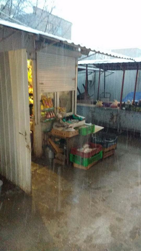 Луцькі муніципали на ринку «ловили» продавців сурогату