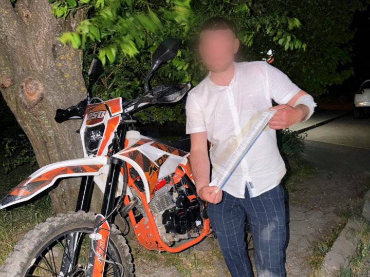 На Волині посеред ночі зупинили п'яного мотоцикліста-порушника. ФОТО