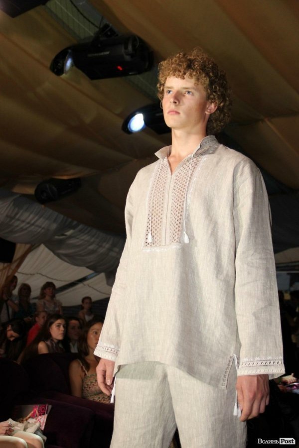 Довгоногі красуні, купальники, сукні: День моди в Луцьку. ФОТО