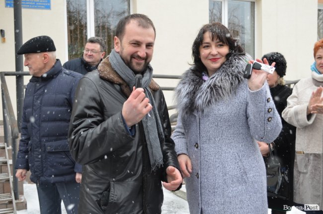 У Луцьку сімейним лікарям вручили ключі від новеньких автівок. ФОТО