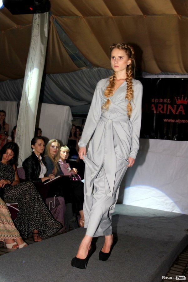 Довгоногі красуні, купальники, сукні: День моди в Луцьку. ФОТО