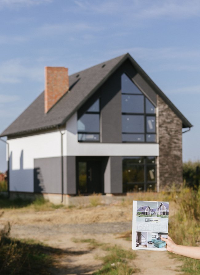 У ЖК «Струмочок» під Луцьком продають збудований котедж*