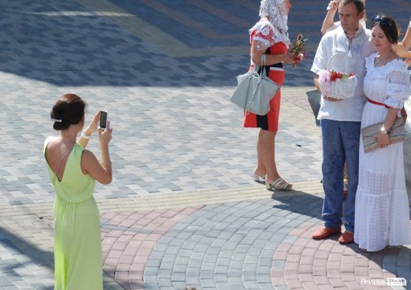 Як у Луцьку святили яблука та мед. ФОТО