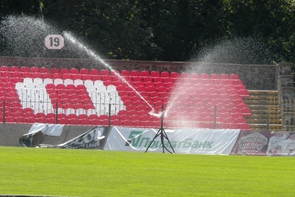 Найбільший стадіон Луцька чекає на «великий футбол». ФОТО. ВІДЕО