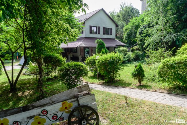 Добірне м’ясо та нечувана гостинність: у Луцьку сьогодні – відкриття першого кафе-бару «Retro ШашликЯН». ФОТО 