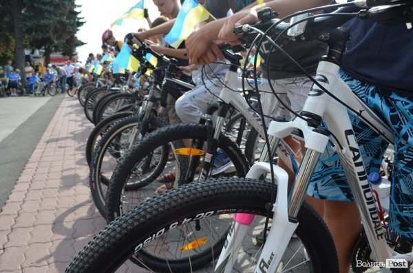 У Луцьку відбувся півтисячний велопробіг за Незалежність. ФОТО