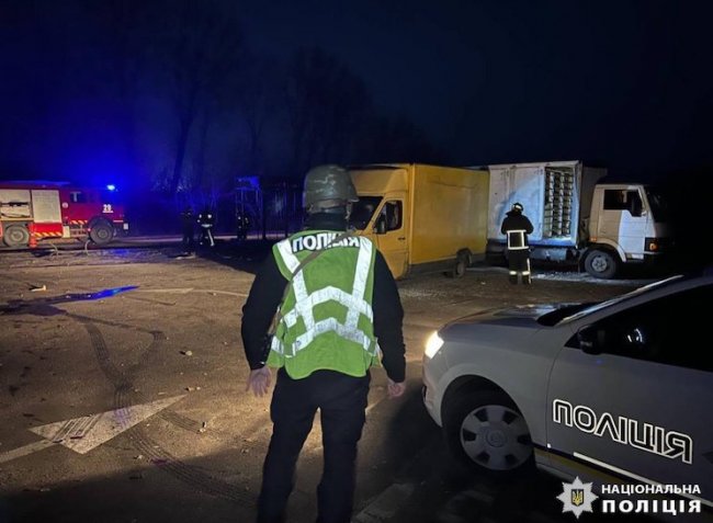 У Київській області внаслідок російської атаки поранені четверо людей – водії авто