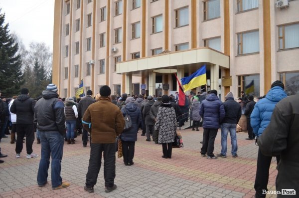 Люстрація в Нововолинську почалася з невдачі. ФОТО. ВІДЕО
