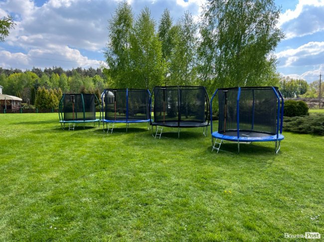 У Луцьку з’явився місцевий бренд з продажу батутів «LEOBRO»