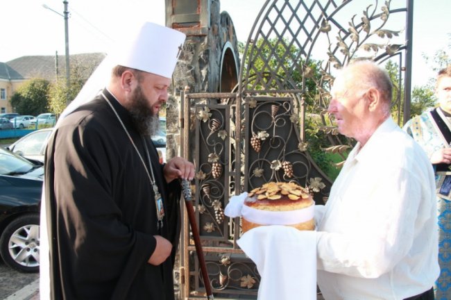 Владика Михаїл освятив будівництво монастирського комплексу у селі під Луцьком