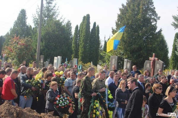  У Луцьку прощалися з загиблими айдарівцями. ФОТО