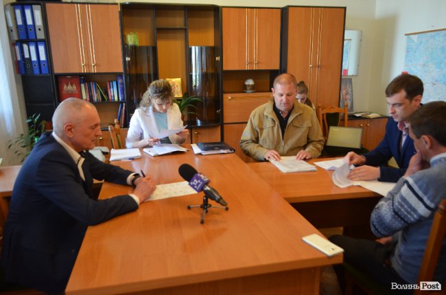 Одвічні проблеми, «прочухан» посадовцям та конкретні рішення: як приймав громадян голова ОДА