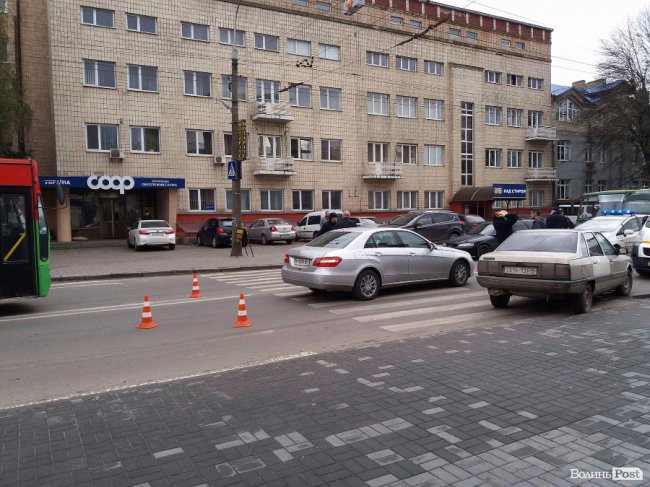У Луцьку на переході збили жінку