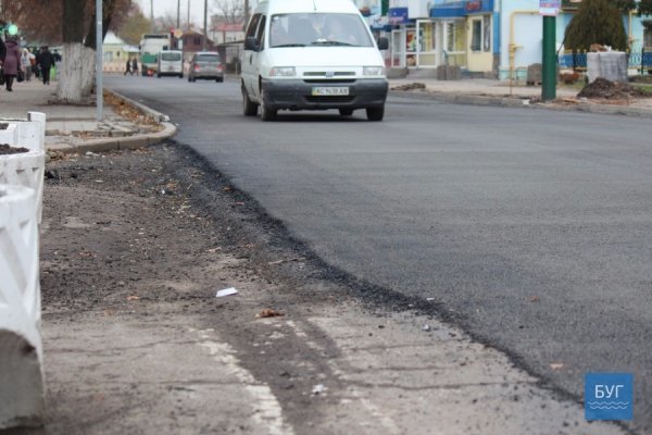 У Володимирі асфальт поклали «хвильками» 