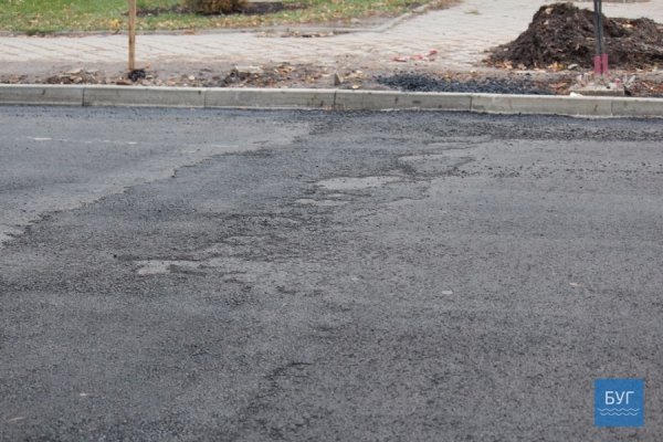 У Володимирі асфальт поклали «хвильками» 