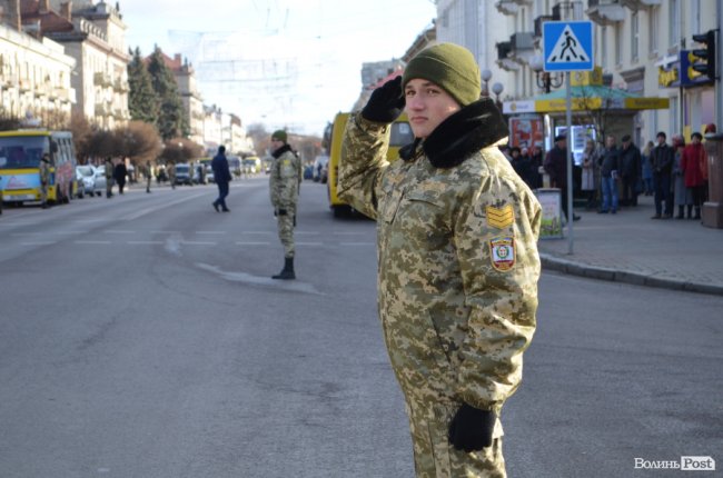Загинув у день народження: Луцьк попрощався з воїном Віктором Лахаєм. ФОТОРЕПОРТАЖ