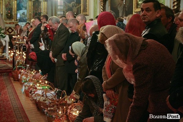 Пасхальна ніч у центрі Луцька. ФОТО