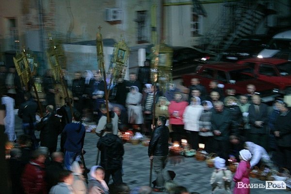 Пасхальна ніч у центрі Луцька. ФОТО