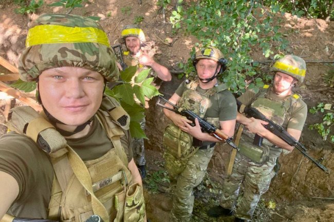 Волинські патрульні, які виконують завдання на фронті, отримали нагороди 