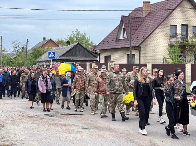 На Волині попрощалися із 24-річним Героєм Владиславом Наумичем