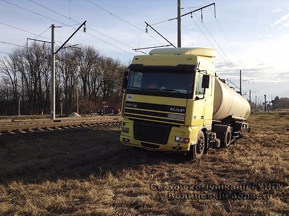 Під Луцьком фура злетіла в кювет. ФОТО. ВІДЕО