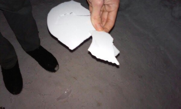 Вандали пройшлися центром Нововолинська: побили ліхтарі, повалили щит