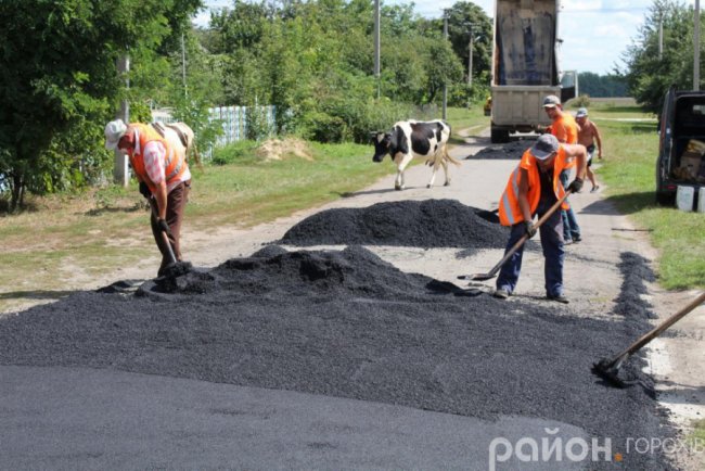 У селі на Волині взялися за дорогу, яку не ремонтували півстоліття