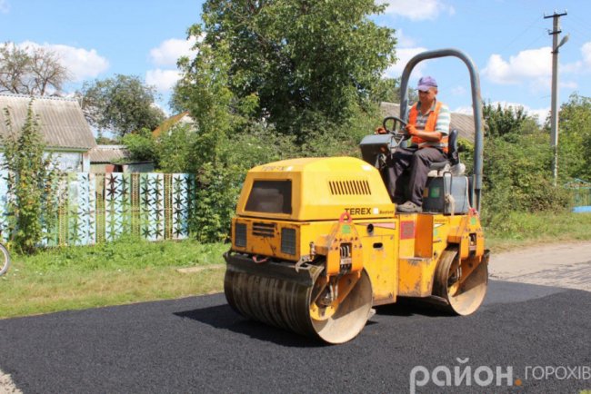 У селі на Волині взялися за дорогу, яку не ремонтували півстоліття