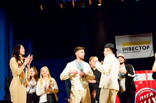 ТОП жартів студентської «Ліги Сміху» у Луцьку. ФОТО*