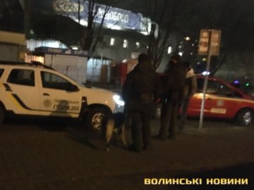 У Луцьку на автостанції спіймали жінку, яка вкрала гаманець і документи