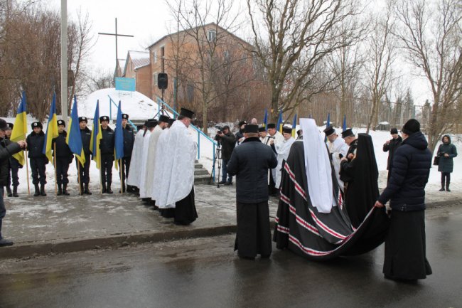 У Луцьку вшанували пам'ять студентів та курсантів, які загинули під Крутами