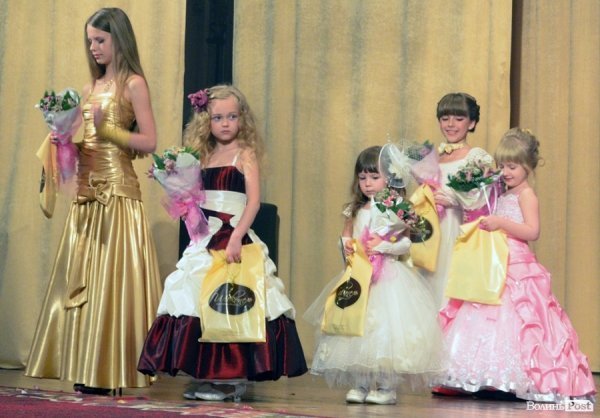 У Луцьку вибирали маленьких принца і принцесу. ФОТО