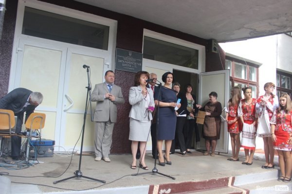 «Губернаторський» останній дзвінок у Луцьку. ФОТО 