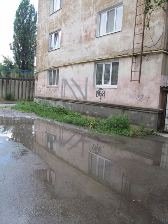Мешканці Луцька скаржаться на бездіяльність ЖКГ. ФОТО