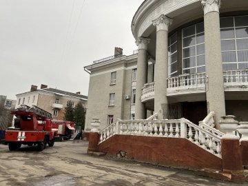 На Волині горів палац культури. ФОТО, ВІДЕО