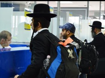 В Україну почали прибувати паломники-хасиди
