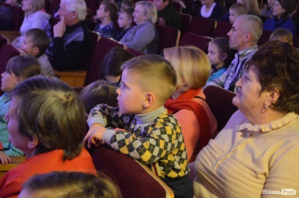 «Чужих дітей не буває»: маленькі лучани відвідали благодійний концерт