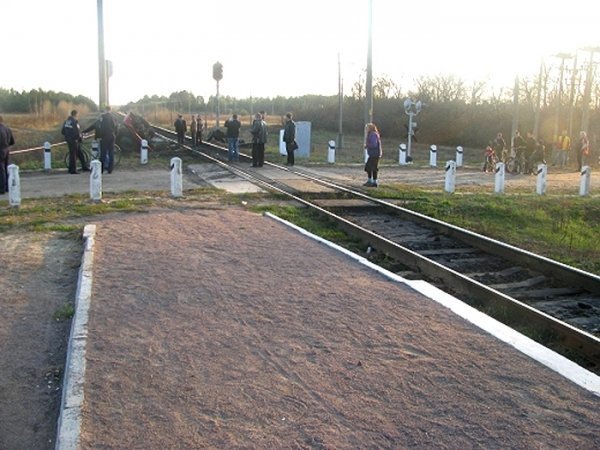 На Рівненщині потяг протаранив трактора. ФОТО