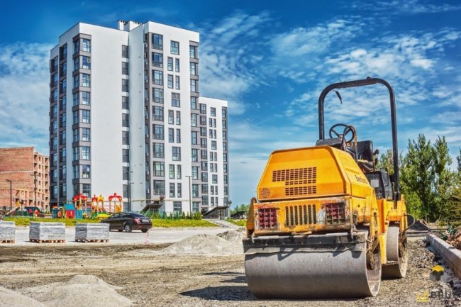 Як на ЖК «Супернова» вкладають бруківкою велику парковку*