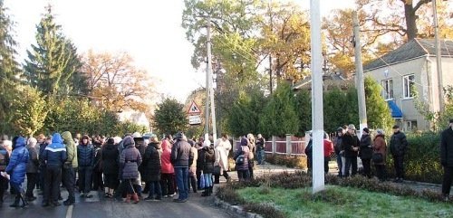 Ківерцівські торгівці перекрили вулицю. ФОТО. ВІДЕО