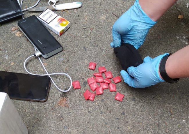 Парочка з Рівненщини реалізовувала на Волині наркотики через «закладки». ФОТО 