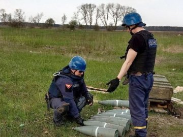 Волинські сапери розповіли, як розміновують звільнену Чернігівщину. ВІДЕО 