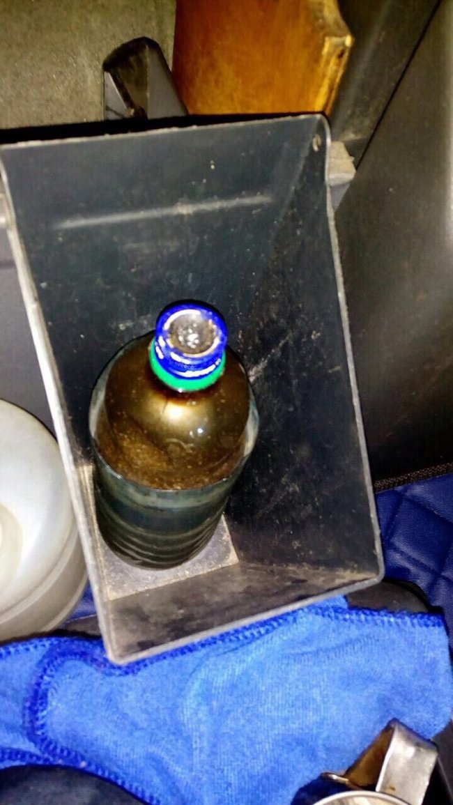 На «Ягодині» затримали бус з незадекларованими картинами та іконами. ФОТО