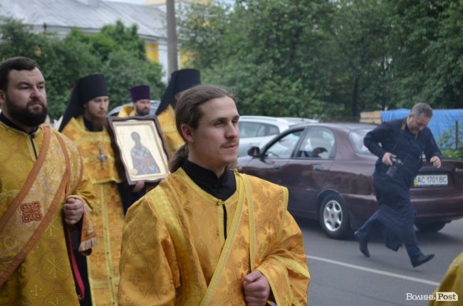У Луцьку хресною ходою пройшли прихильники церкви Московського патріархату. ФОТО