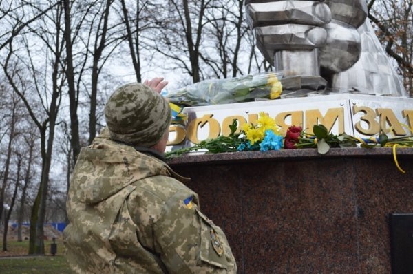 У Ковелі біля пам’ятника борцям за волю України відзначили річницю Майдану