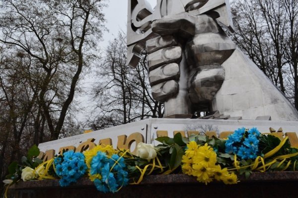 У Ковелі біля пам’ятника борцям за волю України відзначили річницю Майдану